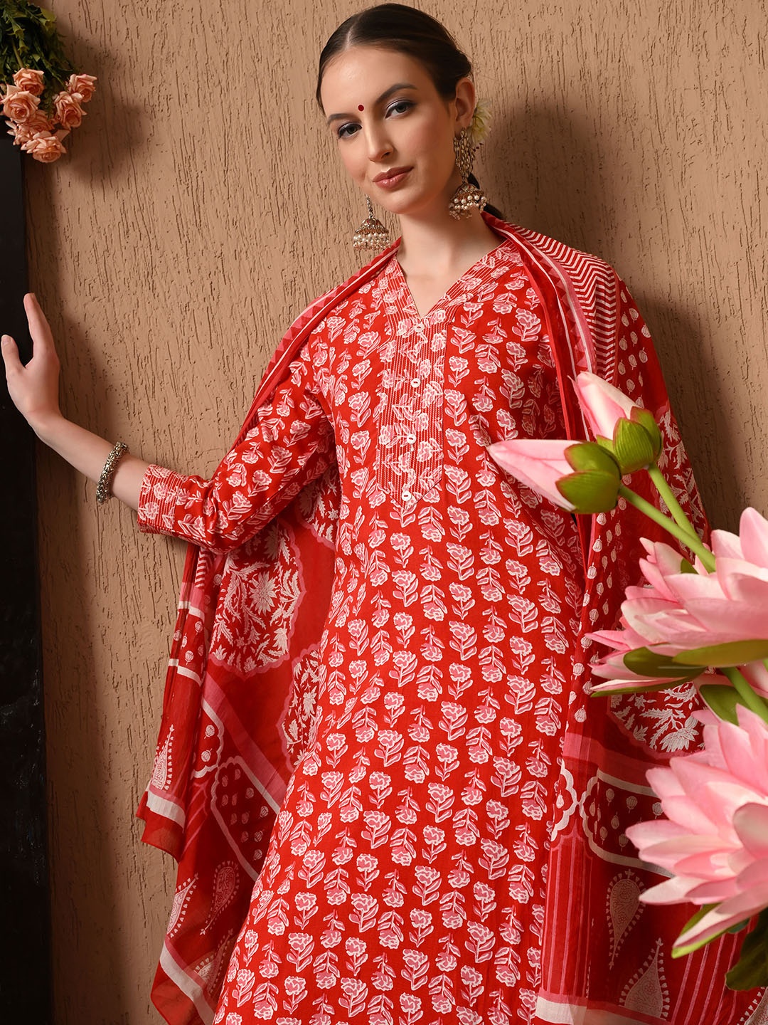 

Anouk Women Floral Printed Regular Kurta with Trousers & With Dupatta, Red