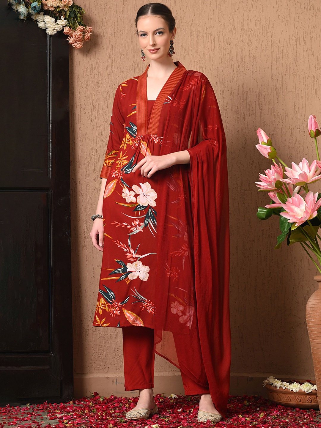

Anouk Women Floral Printed Regular Kurta with Trousers & With Dupatta, Red