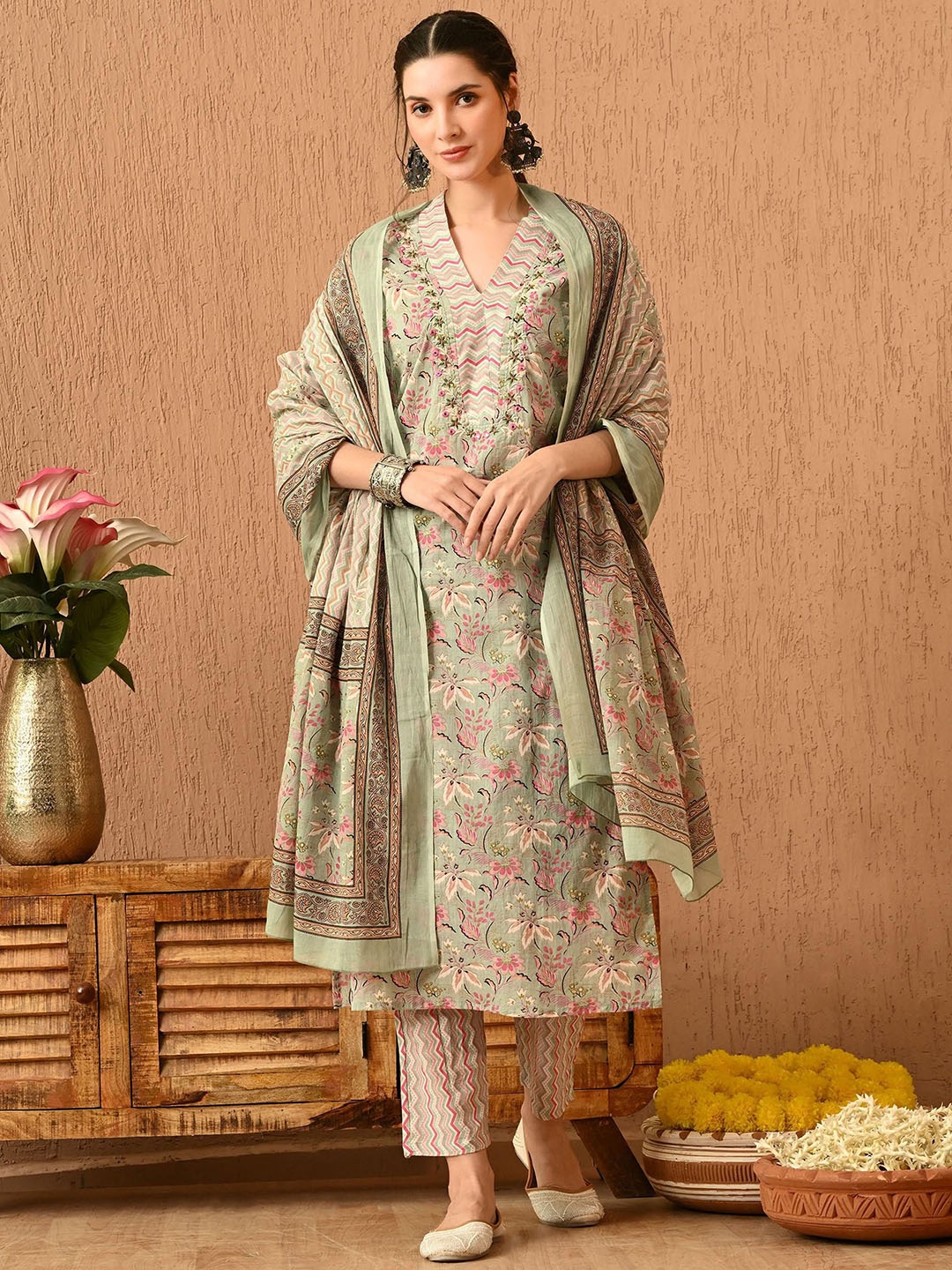 

Anouk Women Floral Printed Regular Pure Cotton Kurta with Trousers & With Dupatta, Green