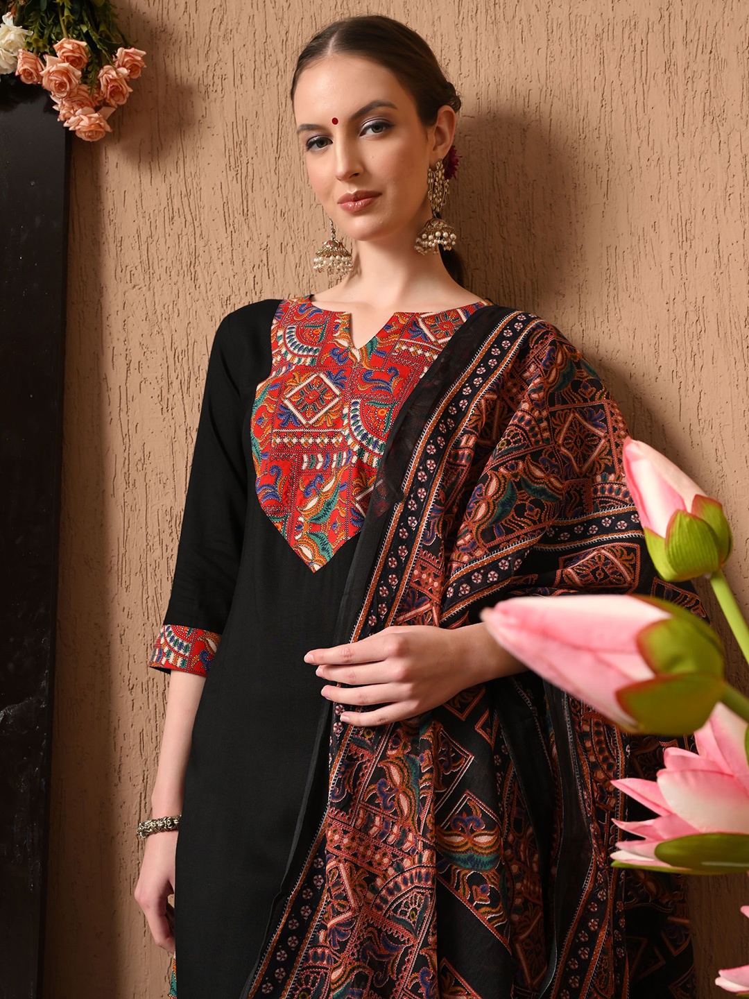 

Anouk Women Embroidered Regular Thread Work Kurta with Trousers & With Dupatta, Black