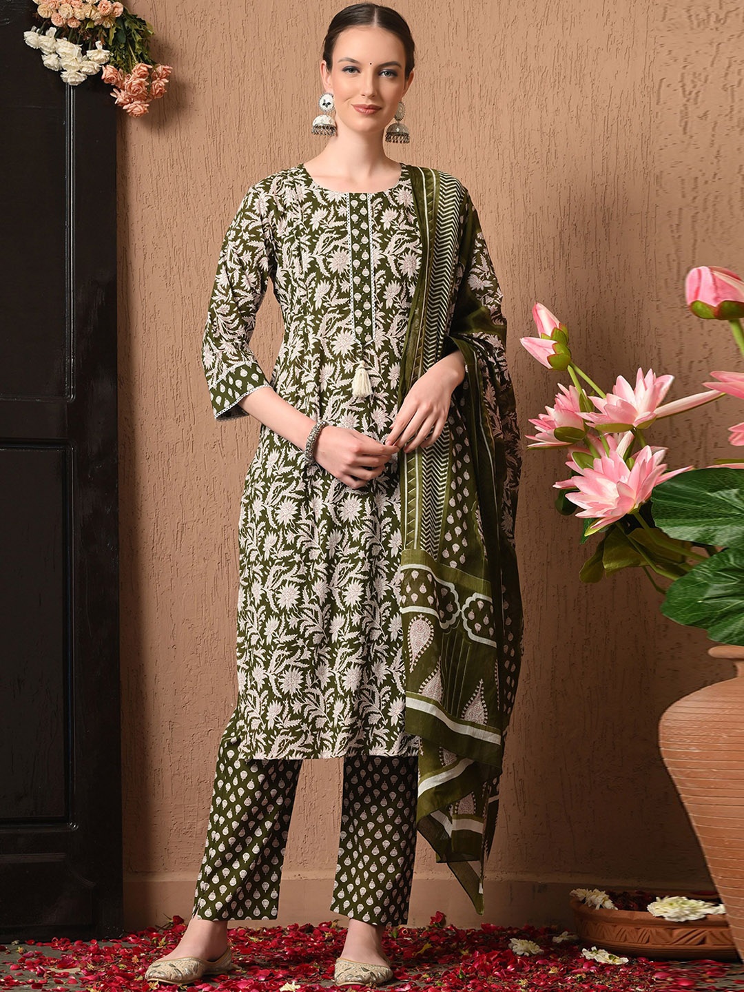 

Anouk Women Floral Printed Regular Pure Cotton Kurta with Trousers & With Dupatta, Green