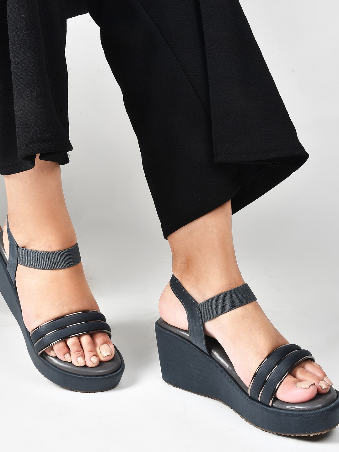 

TRYME Party Wedge Sandals, Grey