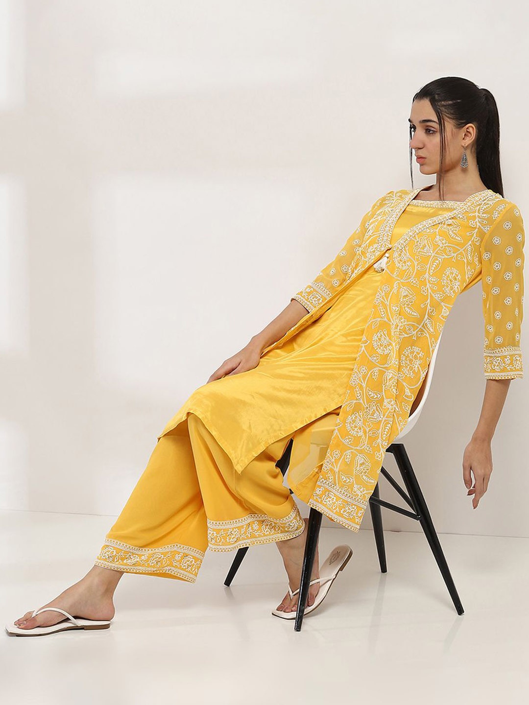 

Rangriti Floral Printed Boat Neck Straight Kurta, Yellow