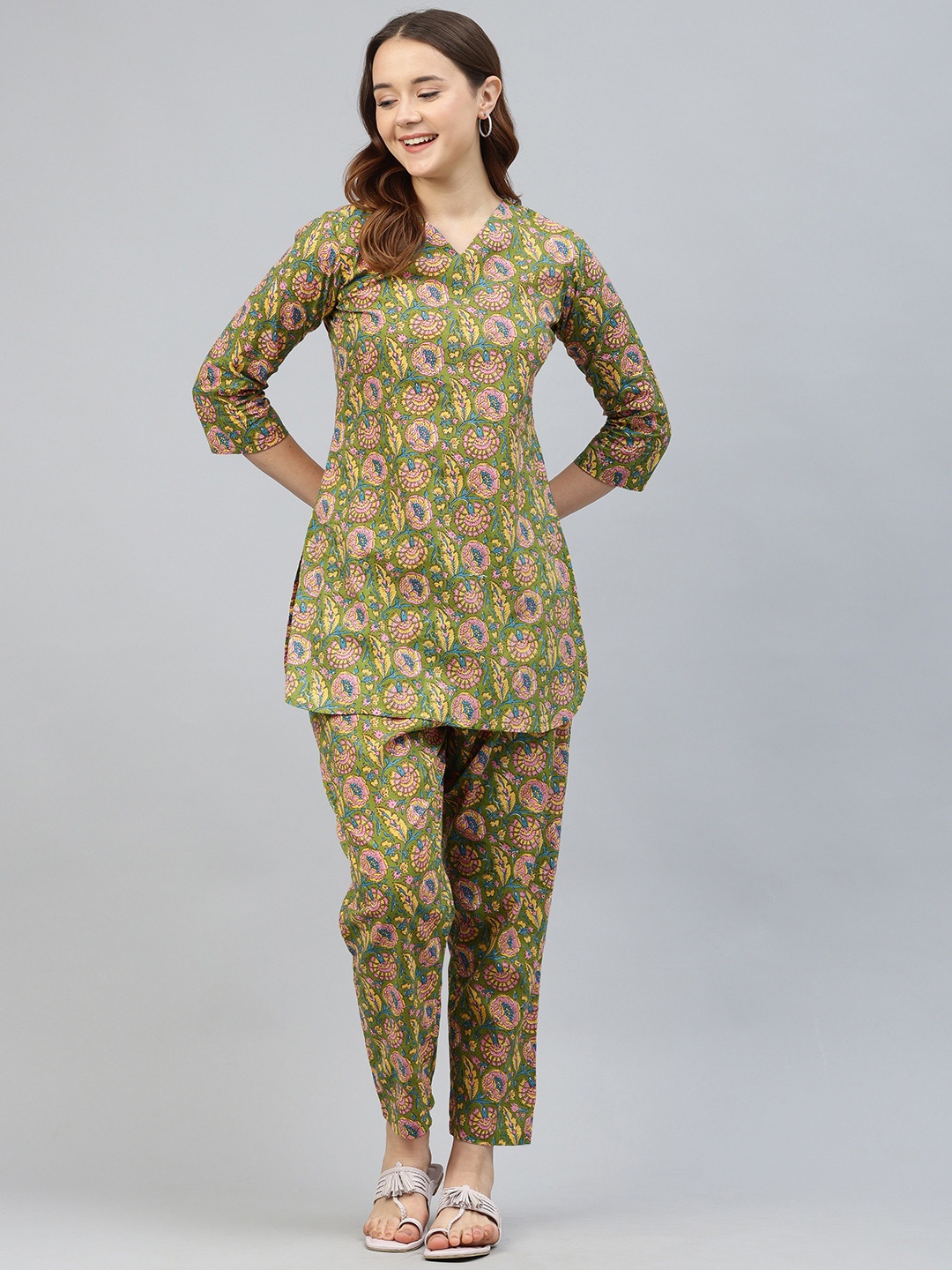 

HRITIKA Printed V-Neck Pure Cotton Tunic With Trouser, Green