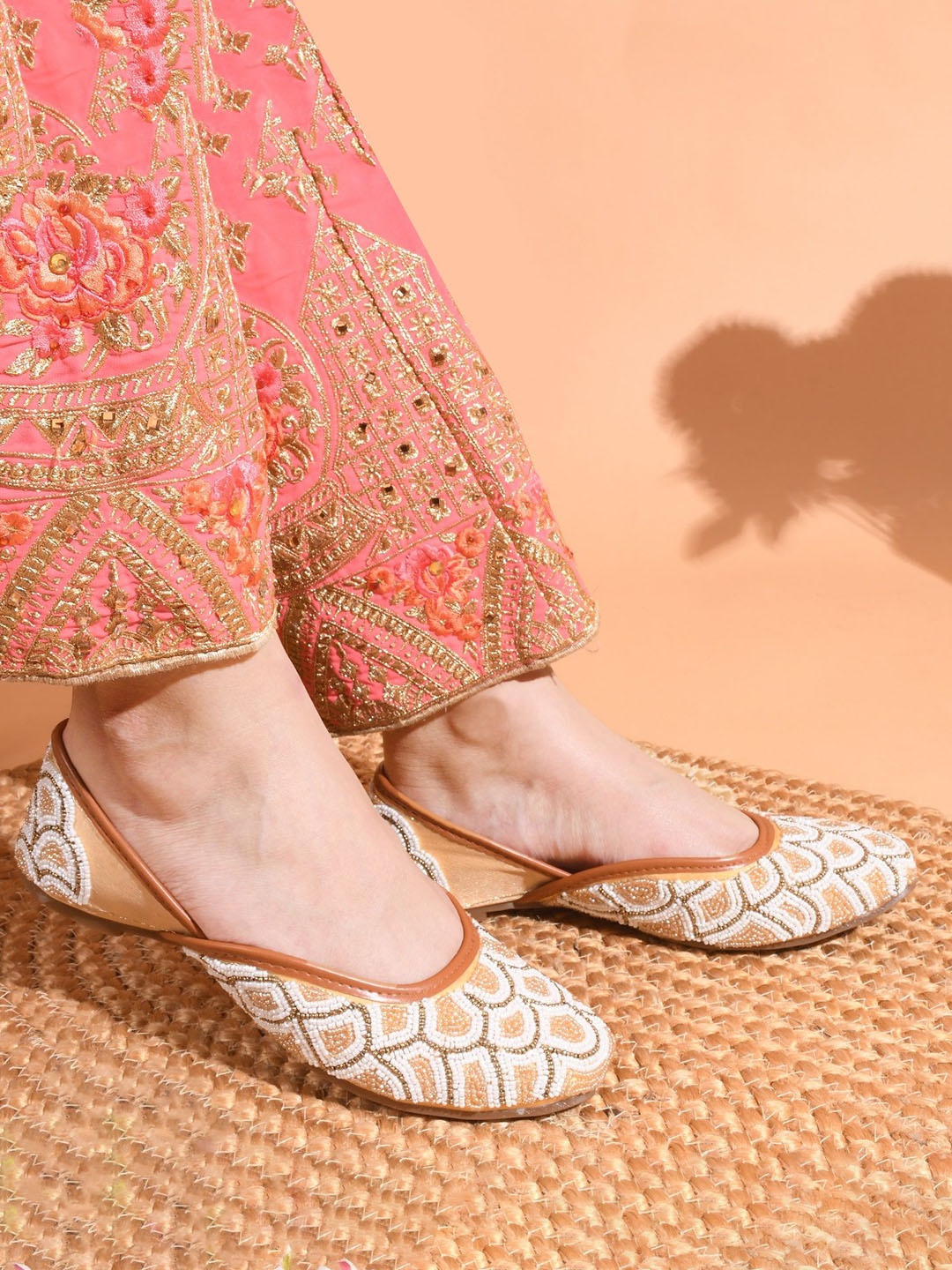 

TRYME Women Colourblocked Ethnic Ballerinas with Bows Flats, Beige