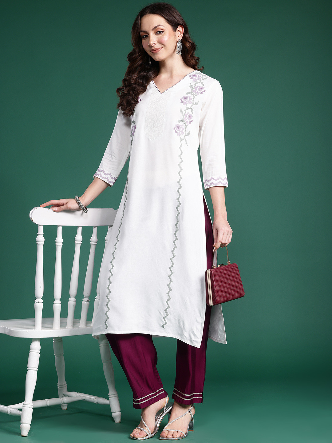 

Indo Era Women Floral Embroidered Thread Work Kurta, White