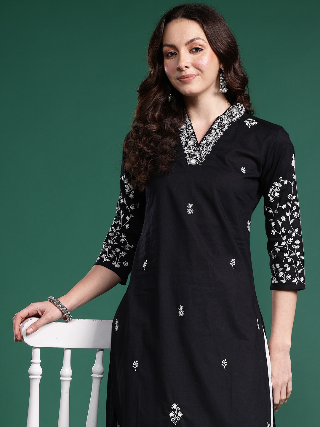 

Indo Era Women Floral Embroidered Thread Work Pure Cotton Kurta, Black
