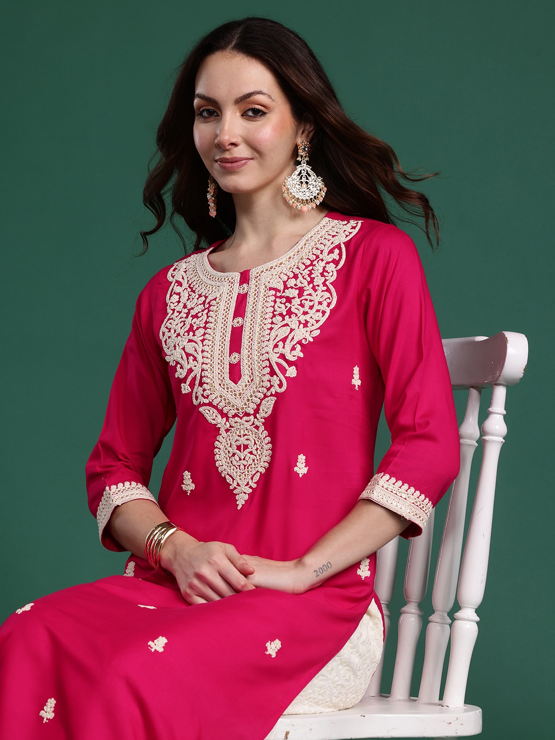 

Indo Era Women Floral Embroidered Thread Work Kurta, Pink