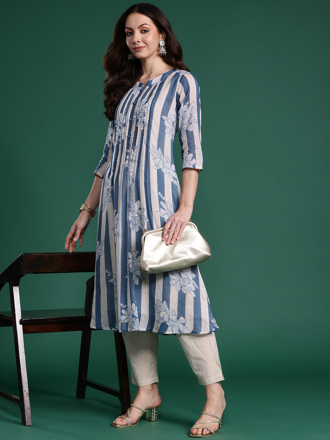 

Indo Era Women Floral Printed Regular Pure Cotton Kurta with Trousers, Blue