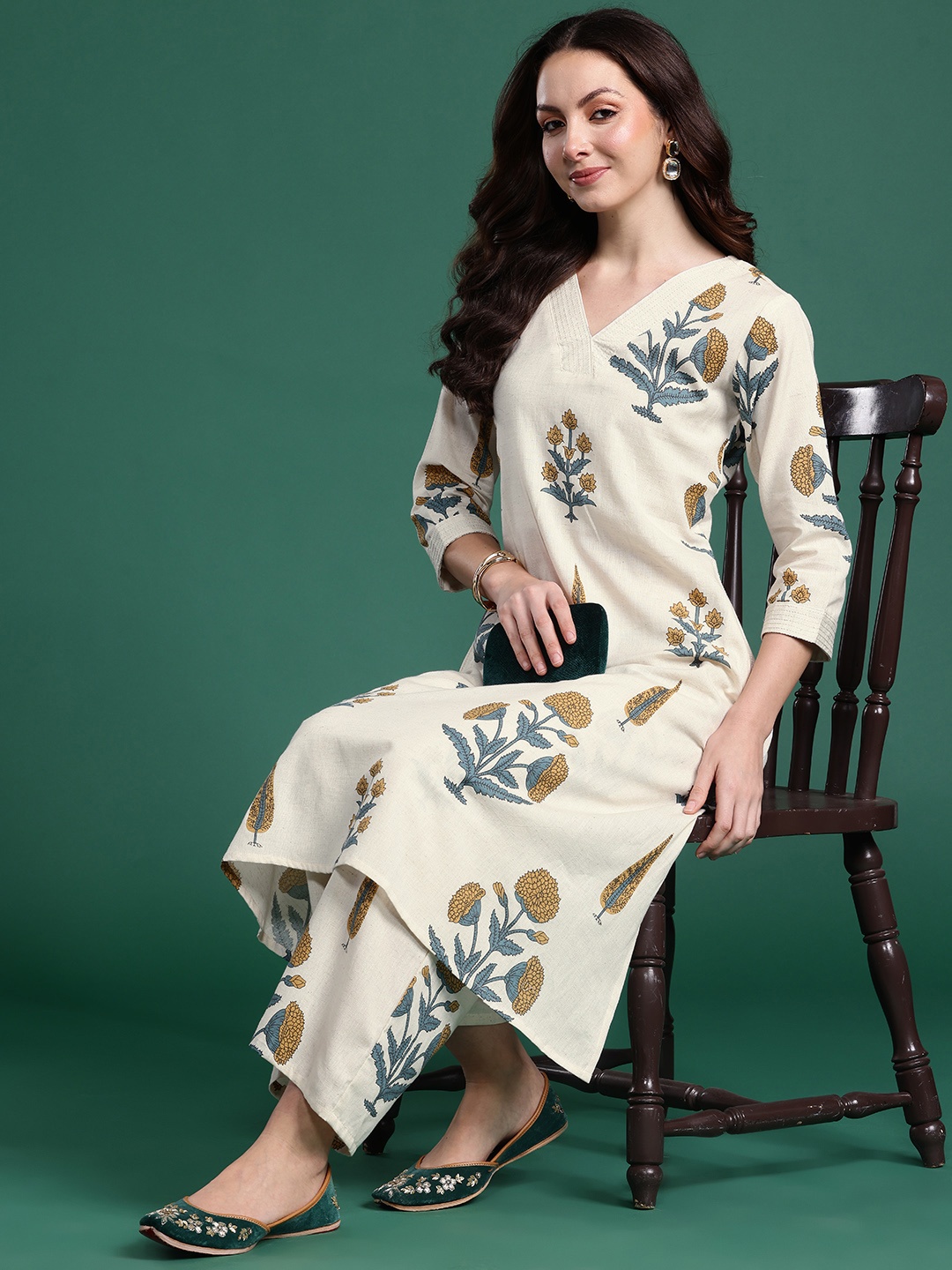 

Indo Era Floral Printed Regular Pure Cotton Kurta with Palazzos, White