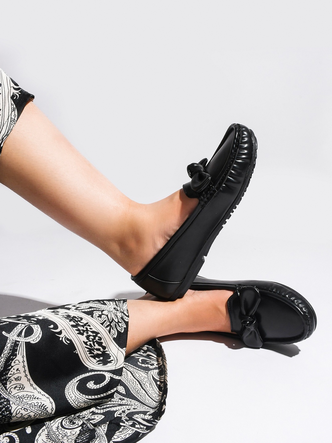 

TRYME Women Loafers, Black