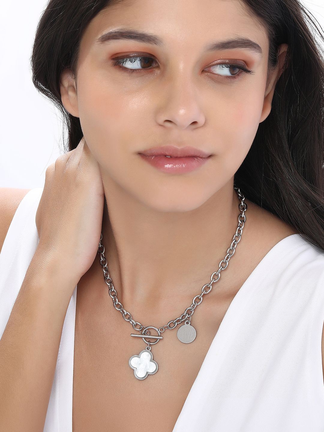 

SOHI The Clover Silver-Plated Necklace