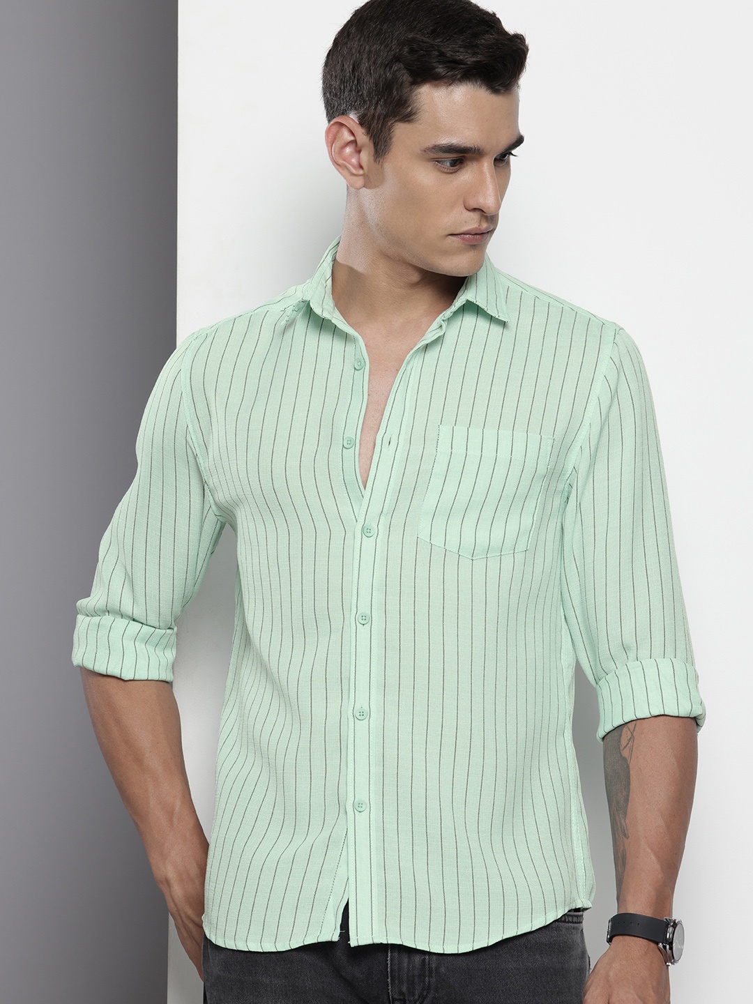 

The Indian Garage Co Slim Fit Opaque Striped Casual Shirt, Green