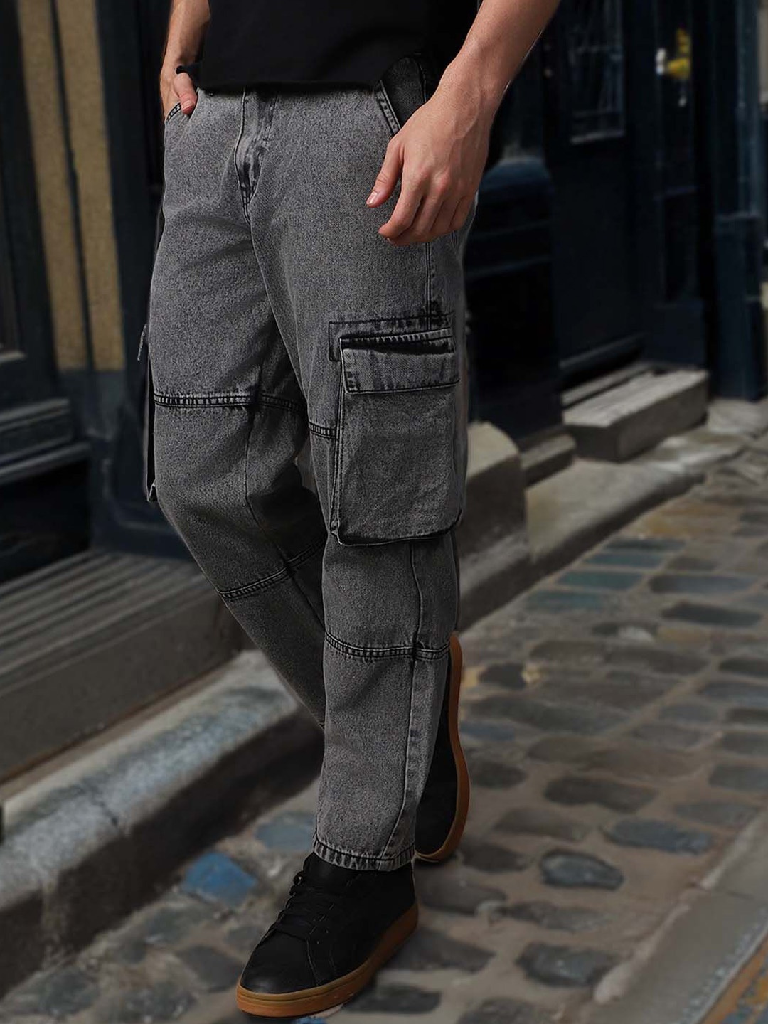 

High Star Men Relaxed Fit Light Fade Cargo Jeans, Grey