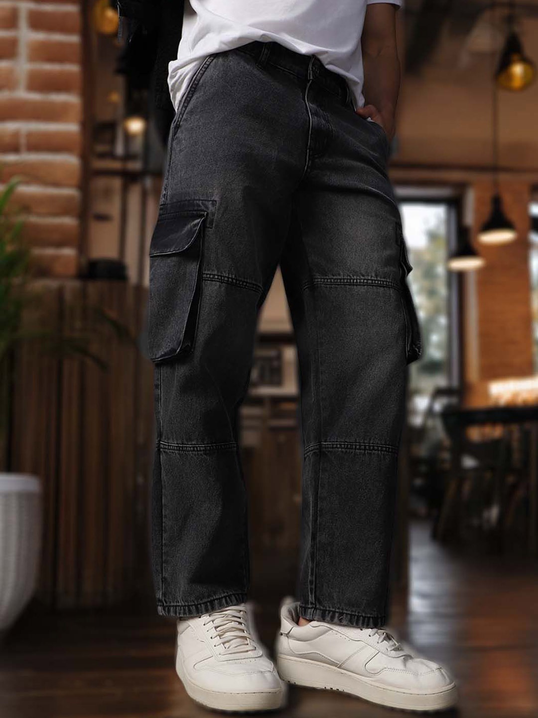

High Star Men Relaxed Fit Light Fade Cargo Jeans, Black