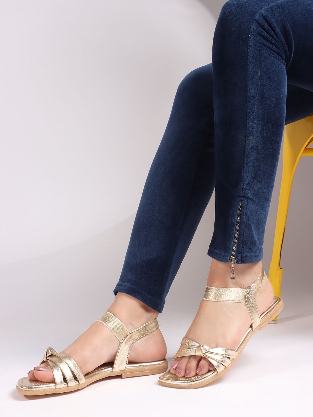 

Carlton London Women Embellished Party Open Toe Flats with Bows, Gold