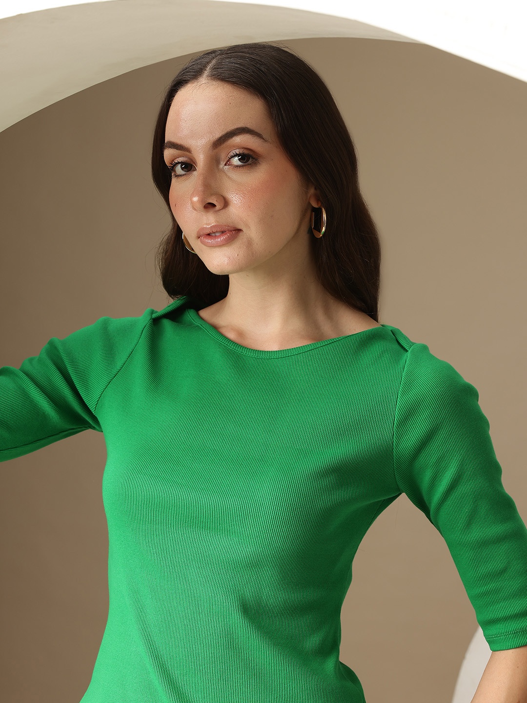 

Chemistry Solid Round Neck Top, Green