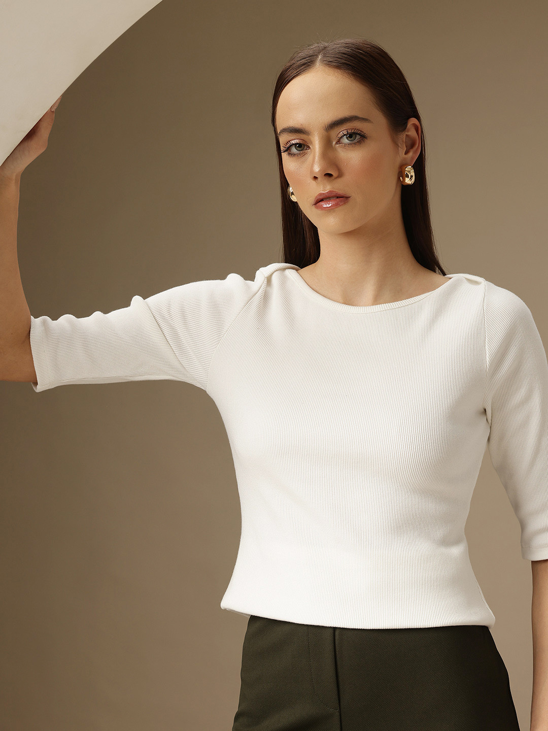 

Chemistry Solid Round Neck Top, White