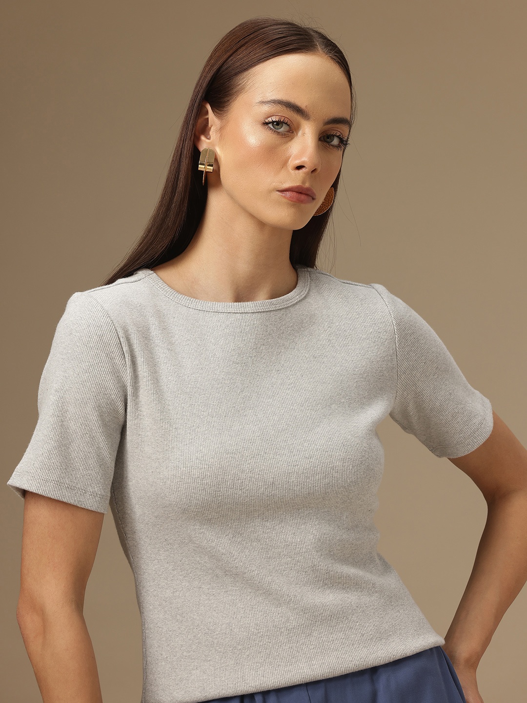 

Chemistry Solid Round Neck Top, Grey