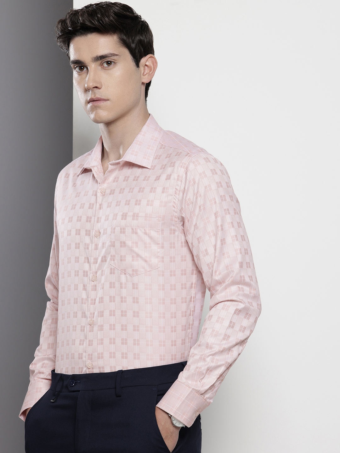 

The Indian Garage Co. X Luxe Slim Fit Checked Formal Shirt, Peach