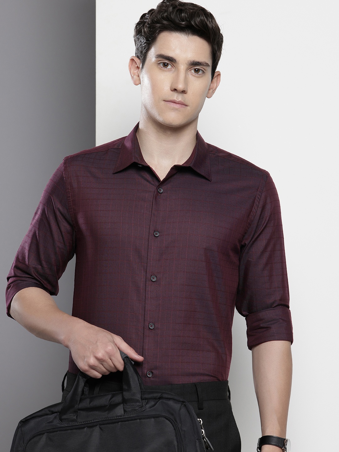 

The Indian Garage Co. X Luxe Slim Fit Checked Formal Shirt, Burgundy