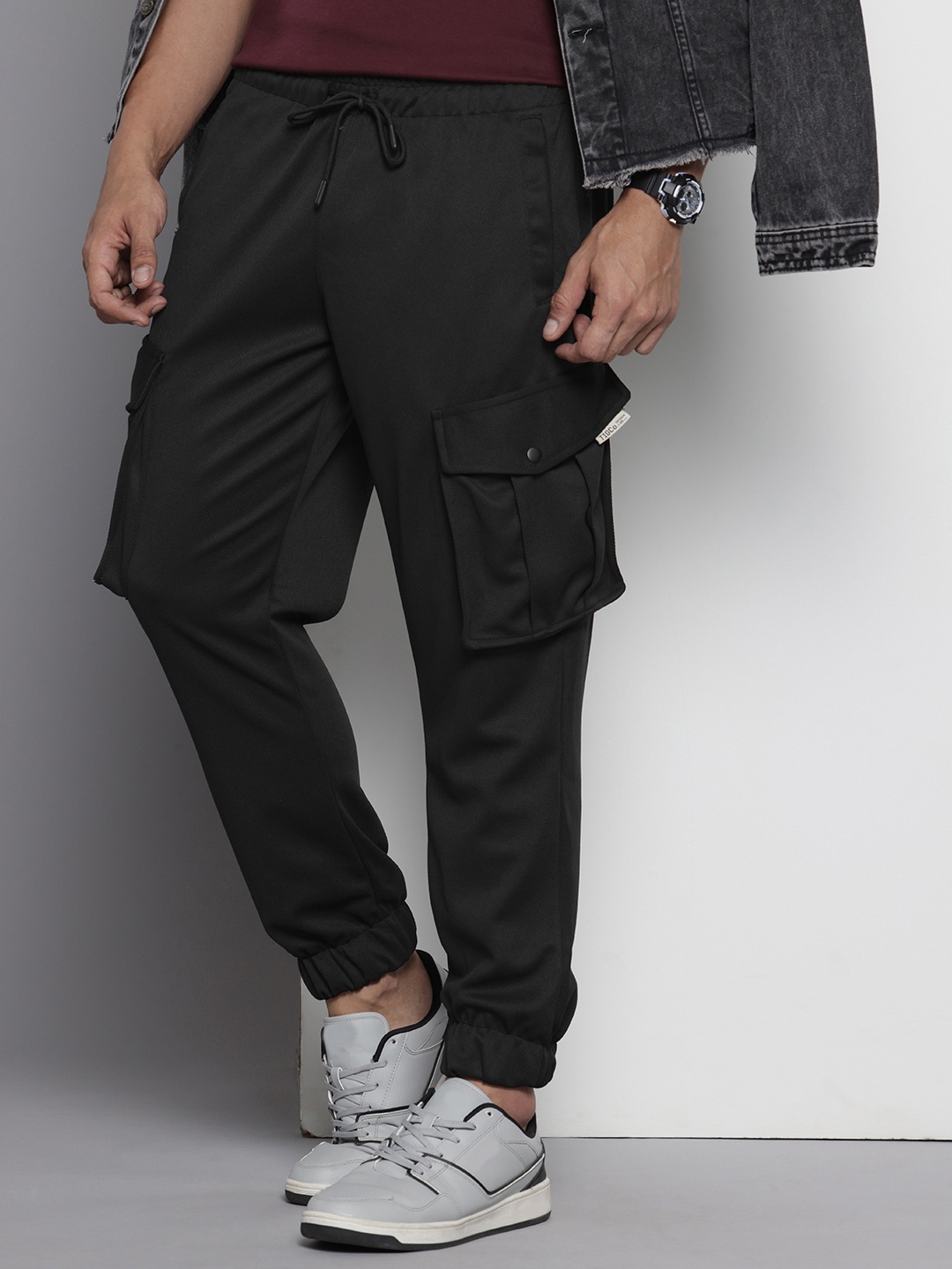 

The Indian Garage Co Men Textured Joggers, Black