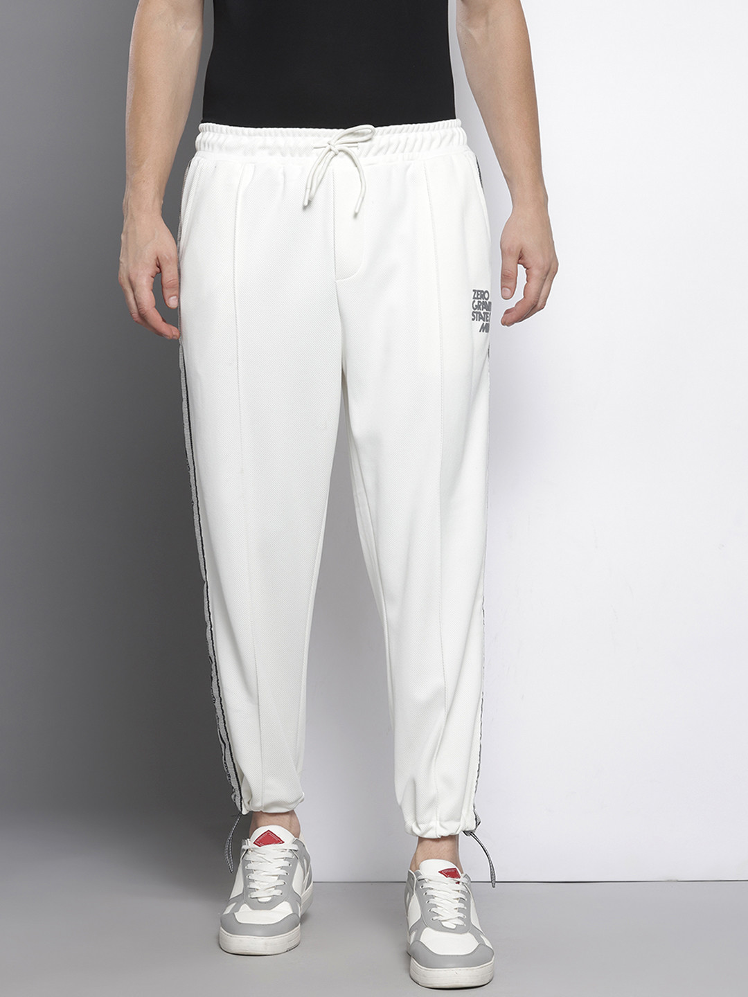 

The Indian Garage Co Men Side Taping Toggled Joggers, White