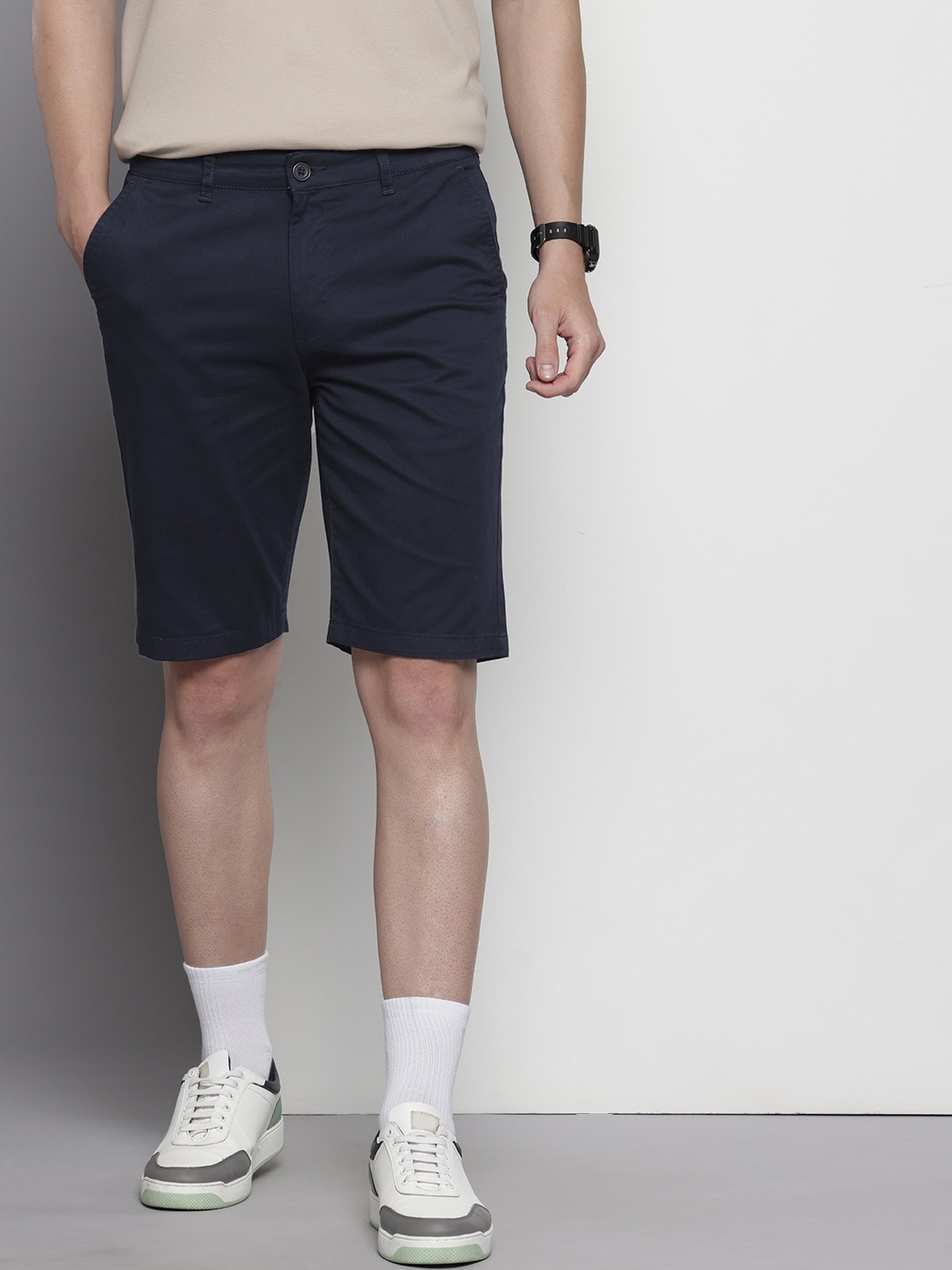 

The Indian Garage Co Men Chino Shorts, Navy blue