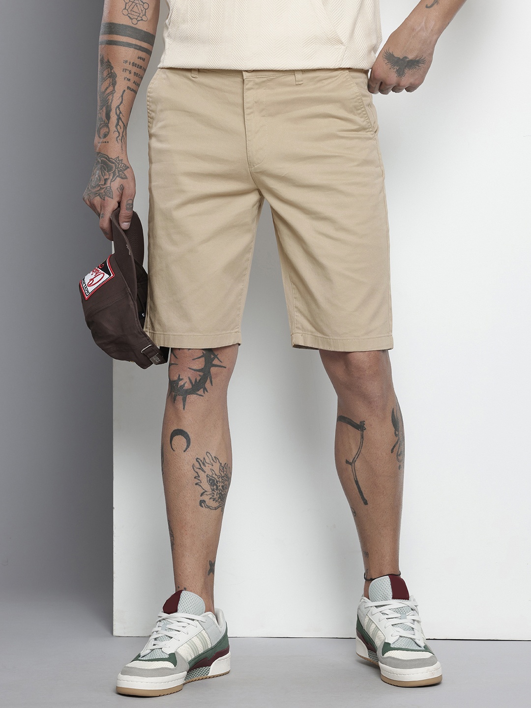 

The Indian Garage Co Men Chino Shorts, Beige