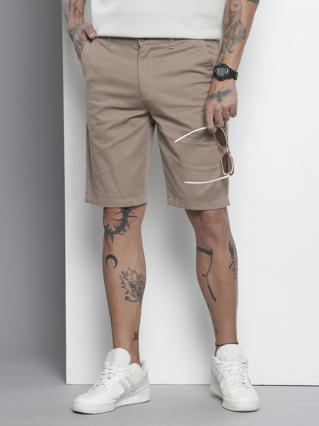 

The Indian Garage Co Men Chino Shorts, Taupe
