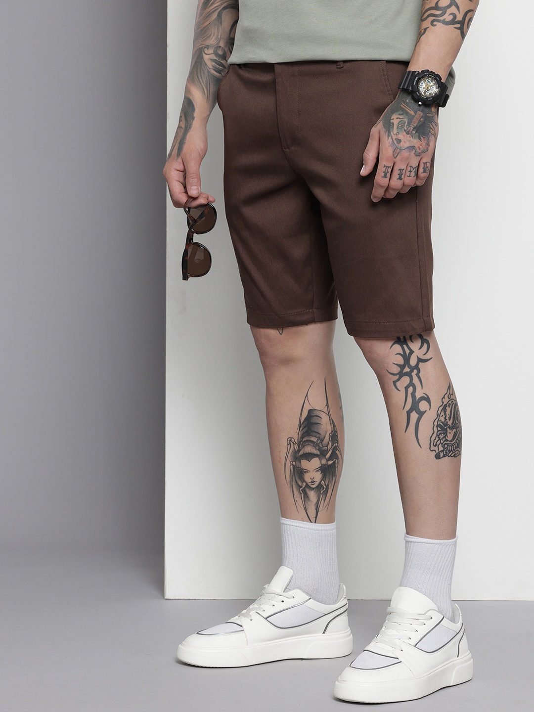 

The Indian Garage Co Men Chino Shorts, Coffee brown
