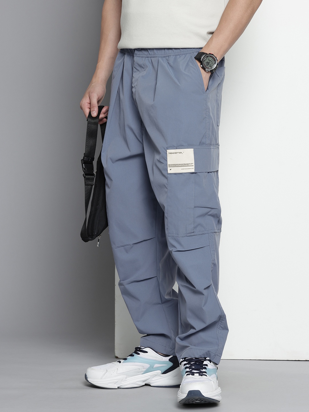 The Indian Garage Co. Men Loose Fit Cargo Trousers, Blue