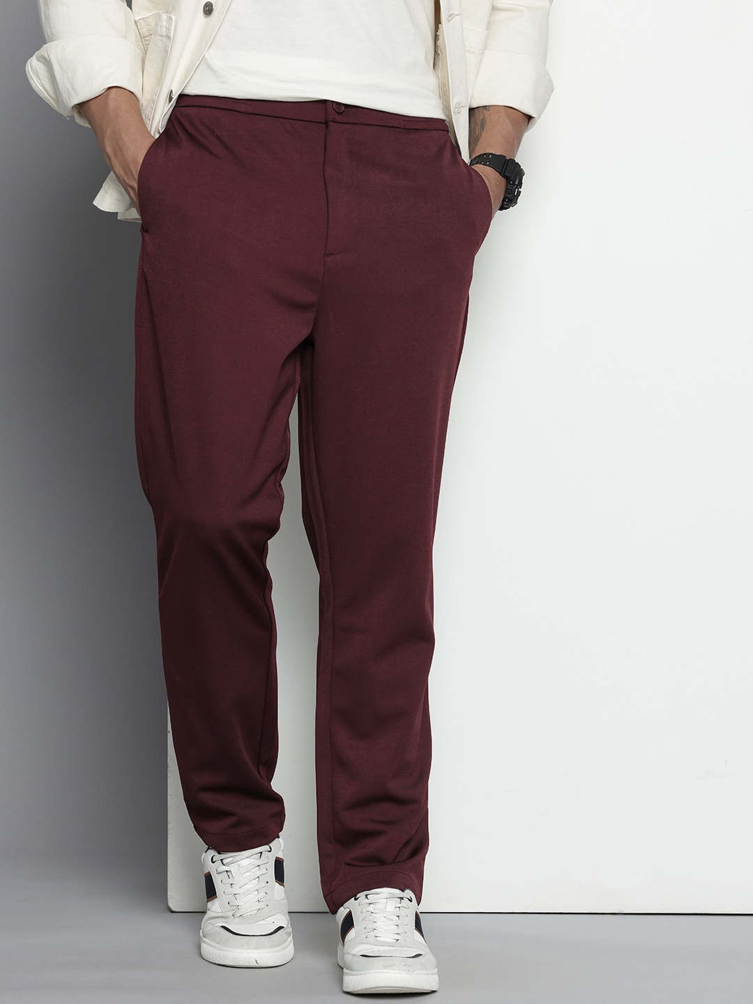 

The Indian Garage Co. Men Relaxed Fit Regular Trousers, Burgundy