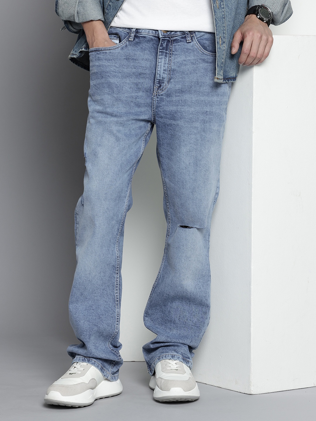 

The Indian Garage Co Men Bootcut Slash Knee Ripped Light Fade Stretchable Jeans, Blue