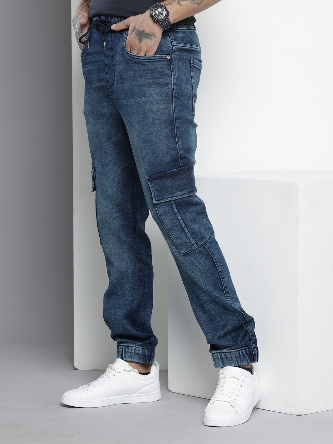 

The Indian Garage Co Men Light Fade Stretchable Jeans, Blue
