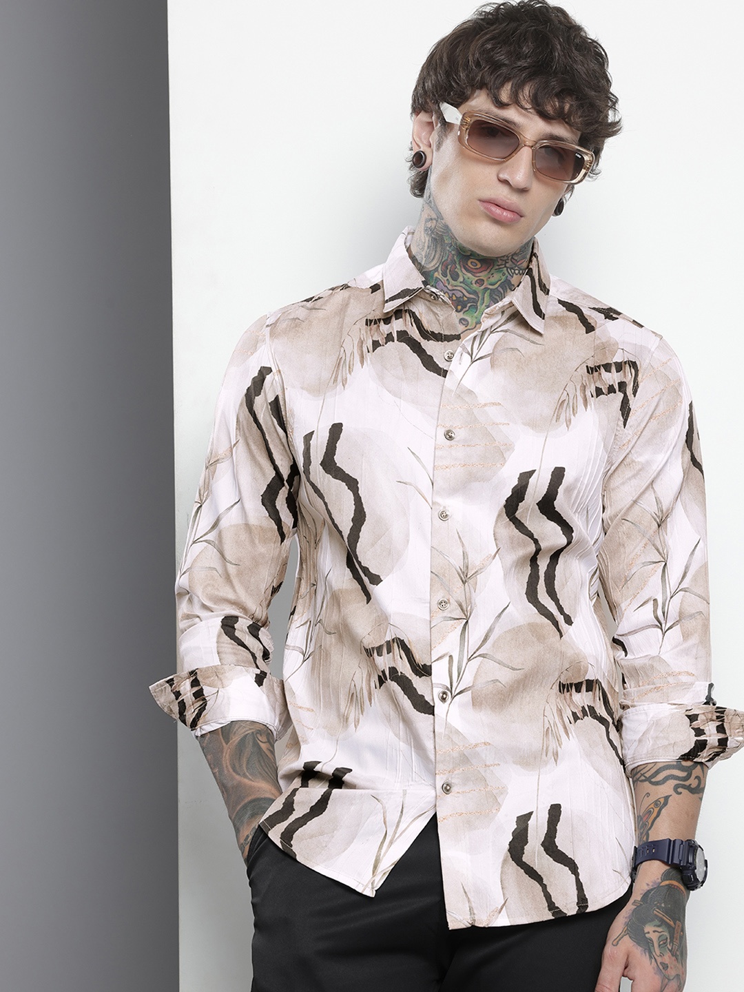 

The Indian Garage Co Slim Fit Floral Printed Casual Shirt, Cream