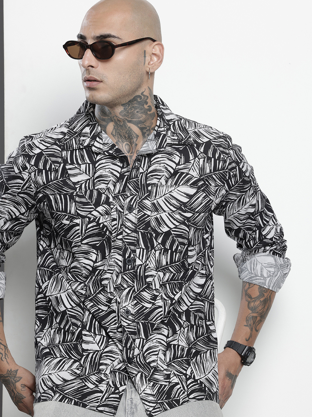 

The Indian Garage Co Pure Cotton Tropical Printed Casual Shirt, Black