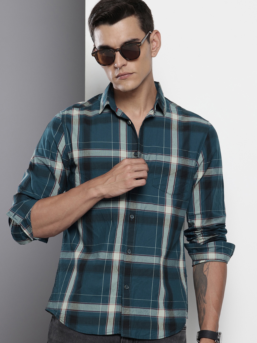 

The Indian Garage Co Pure Cotton Slim Fit Opaque Checked Casual Shirt, Teal