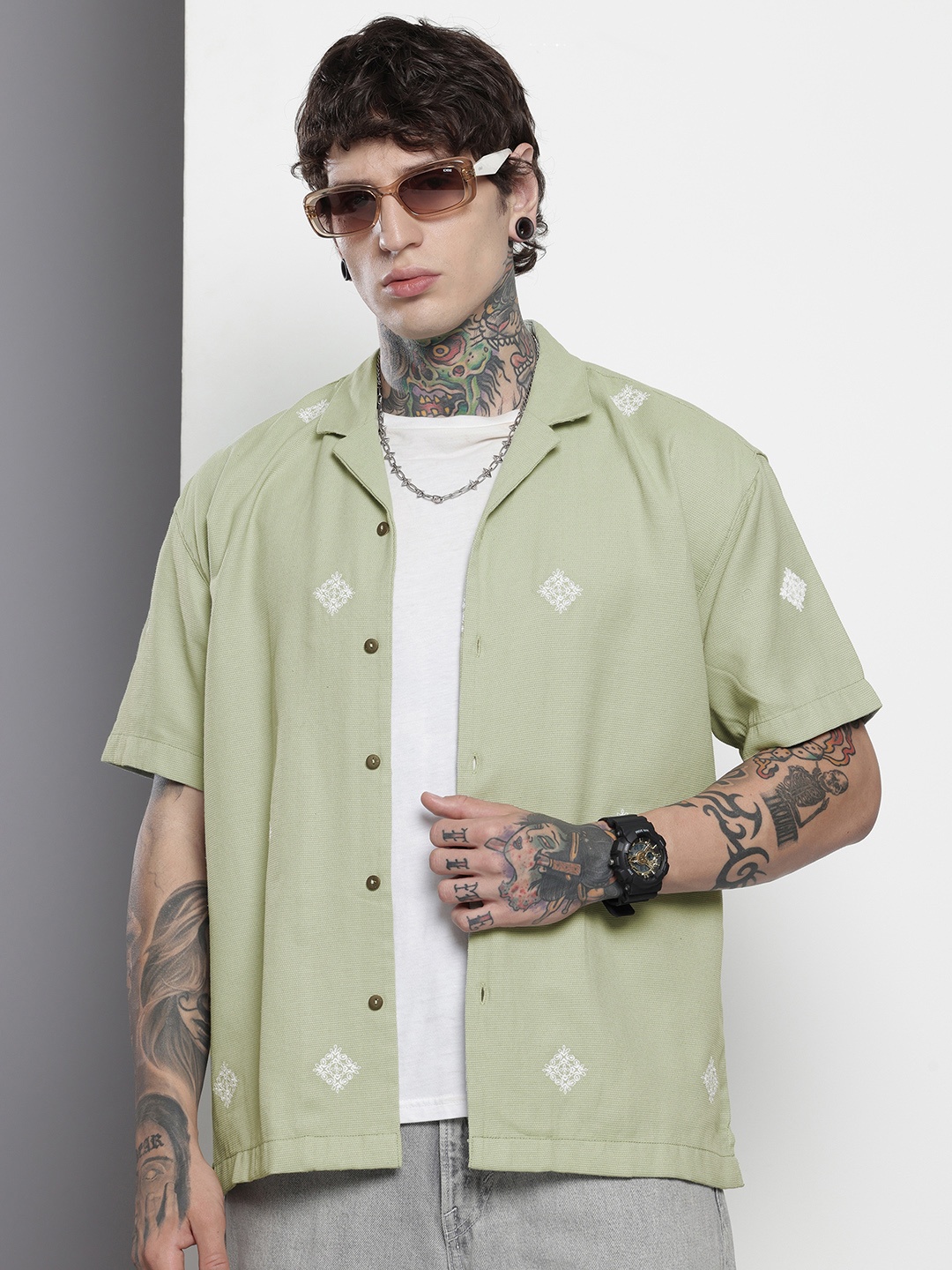 

The Indian Garage Co Self Design Relaxed Fit Casual Shirt, Green
