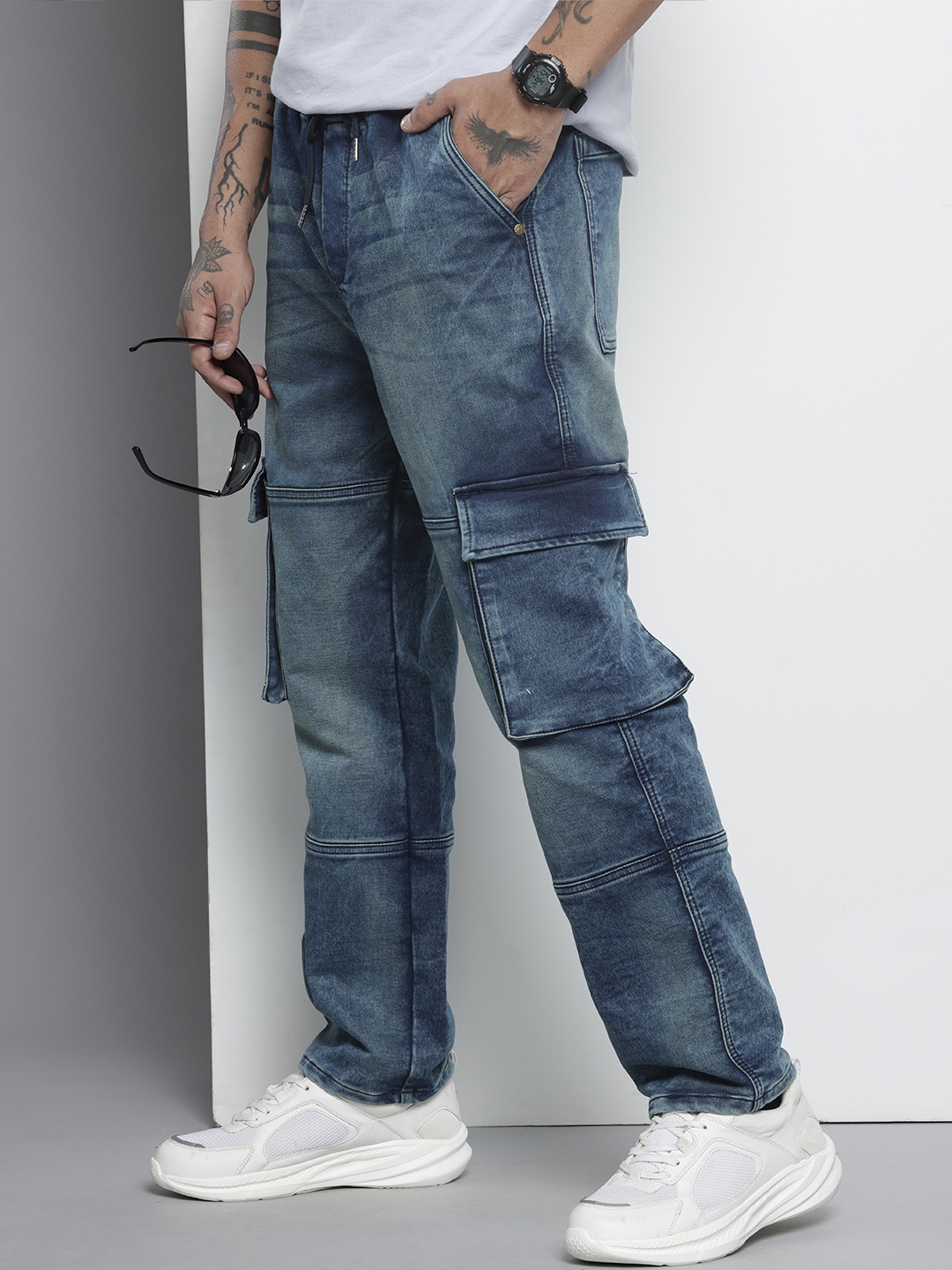 

The Indian Garage Co Men Relaxed Fit Heavy Fade Stretchable Jeans, Blue