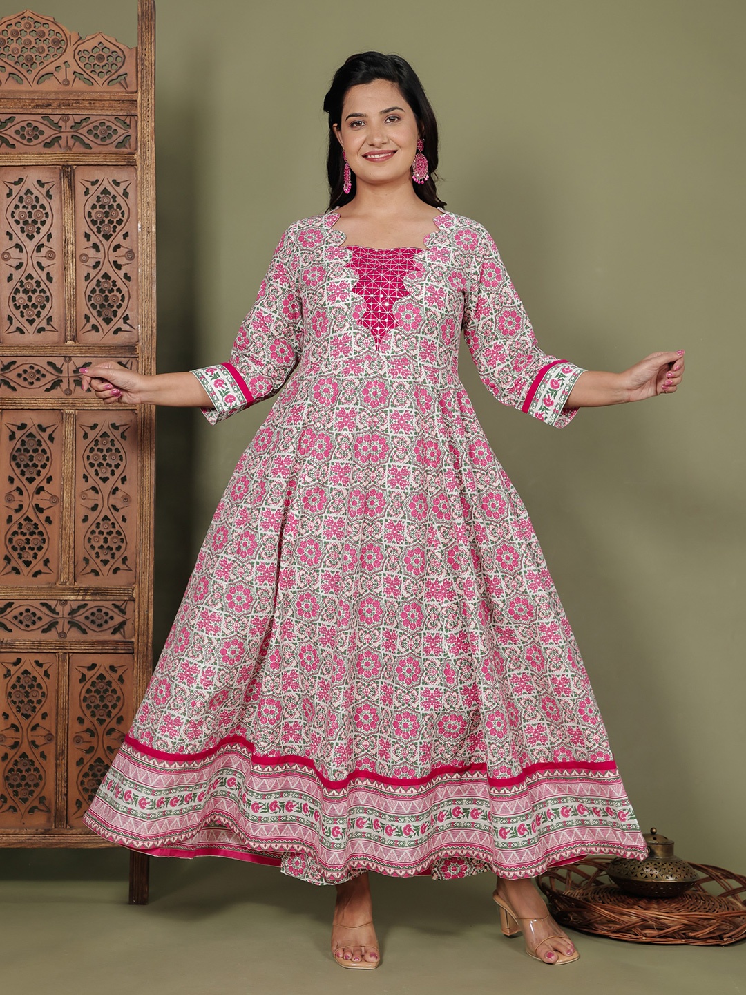 

Aramya Floral Printed Sequinned Cotton Anarkali Kurta, Pink