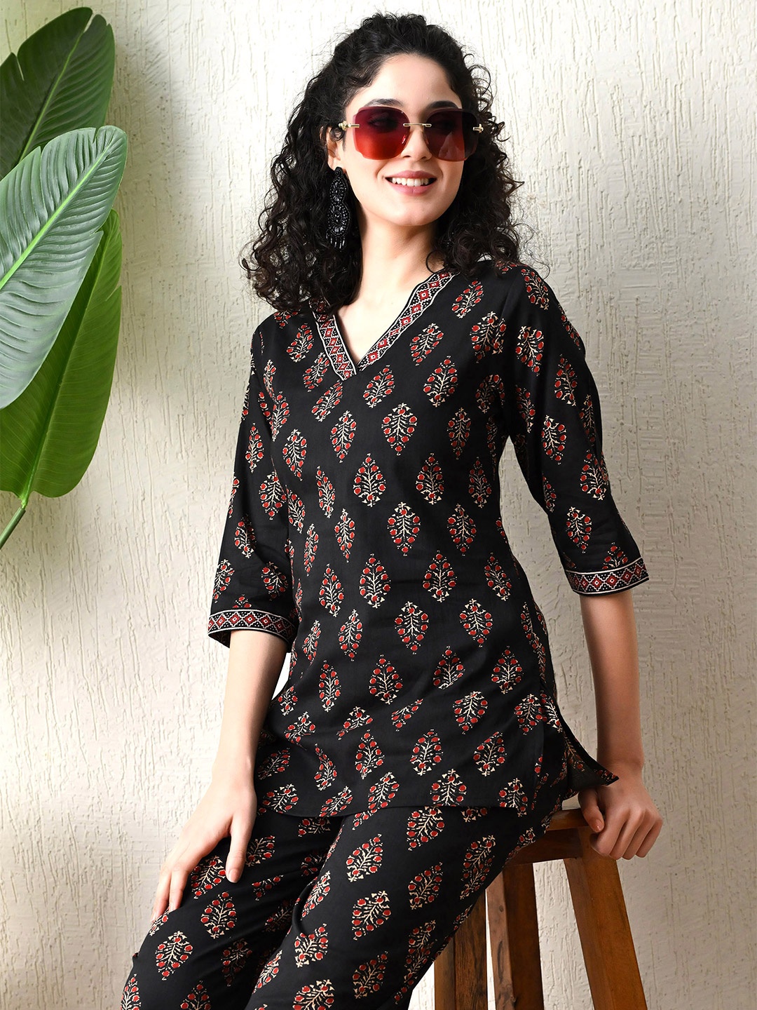 

Vaimiya Printed V-Neck Pure Cotton Tunic With Trouser, Black