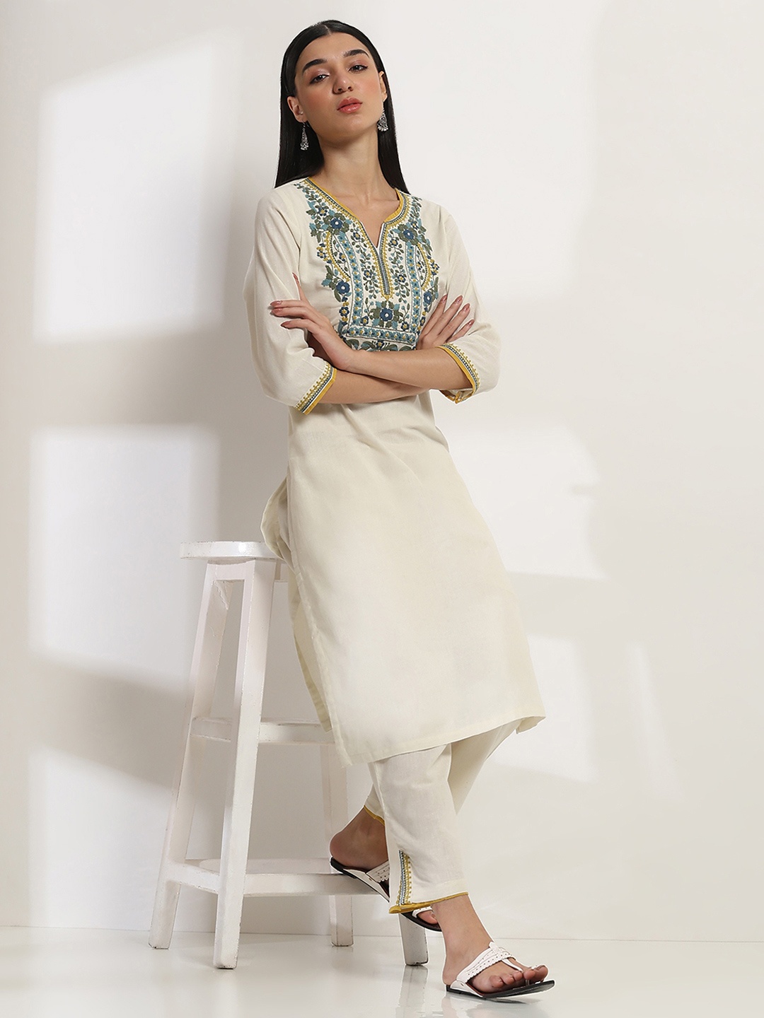 

Rangriti Women Embroidered Regular Thread Work Kurta with Palazzos, White