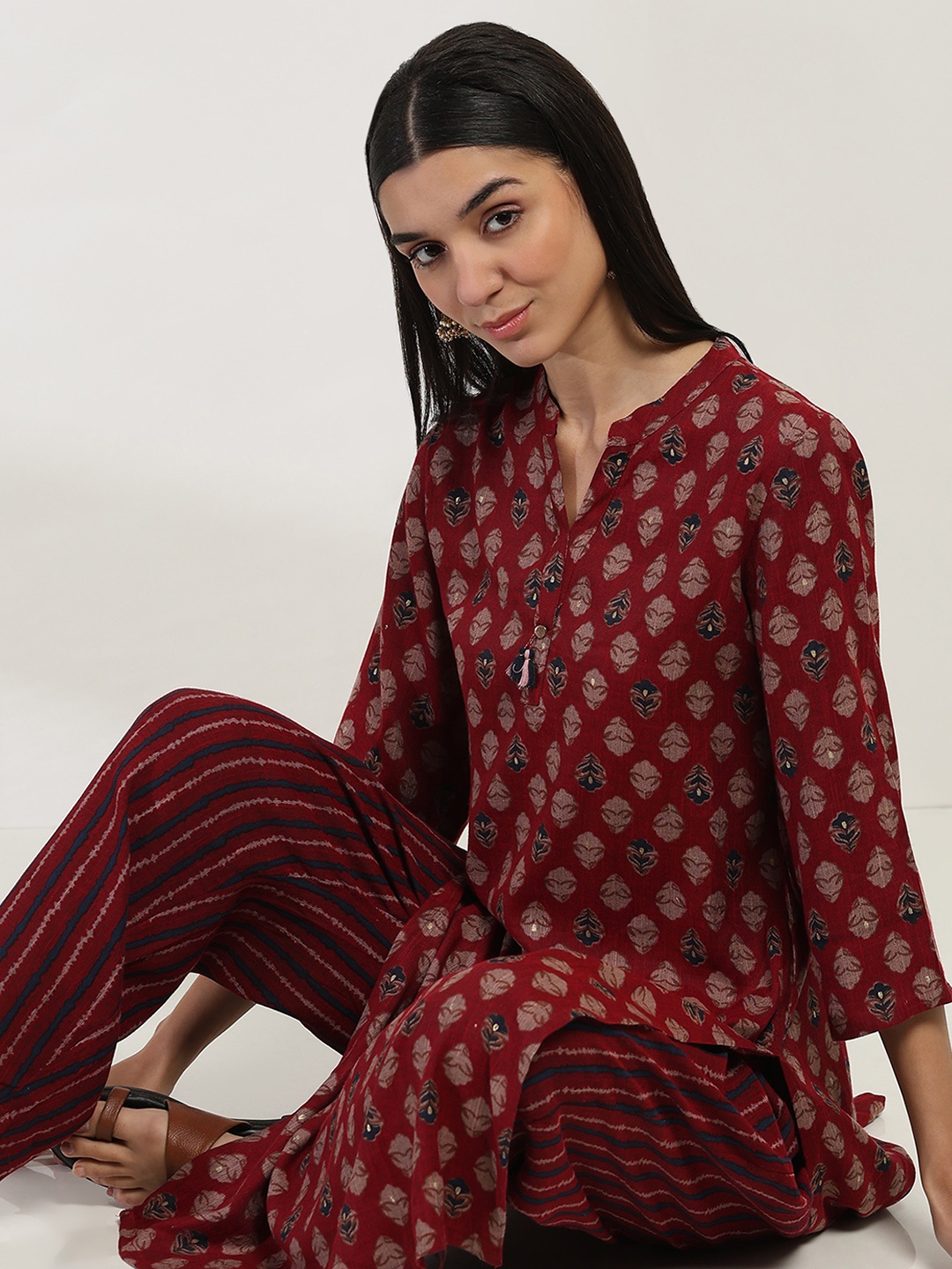 

Rangriti Women Printed Regular Kurta with Palazzos, Red
