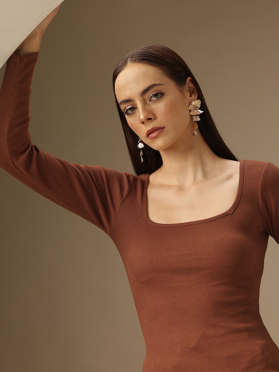 

Chemistry Long Sleeves Square Neck Ribbed Fitted Top, Brown