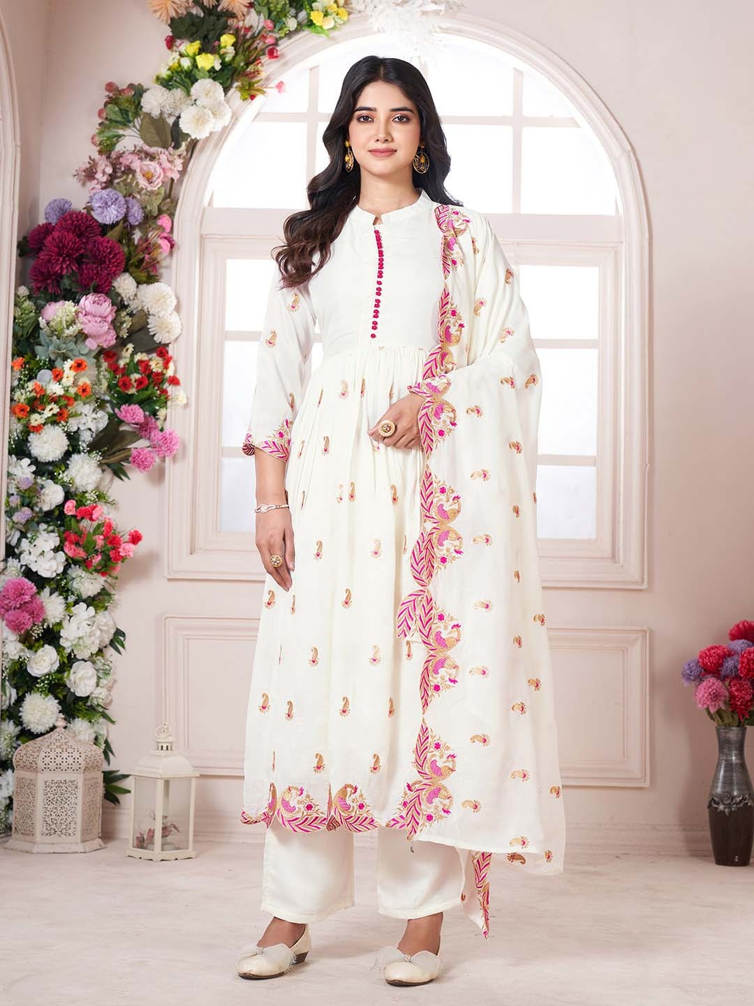 

Hirvanti Fashion Women Ethnic Motifs Embroidered Regular Kurta with Palazzos & With Dupatta, White