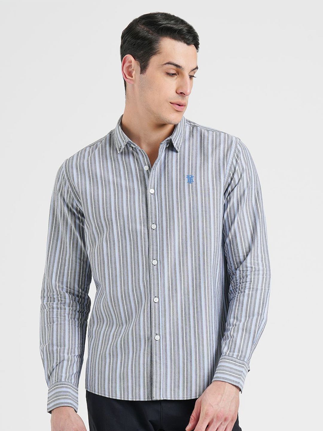 

Red Tape Men Relaxed Horizontal Stripes Opaque Striped Casual Shirt, Grey