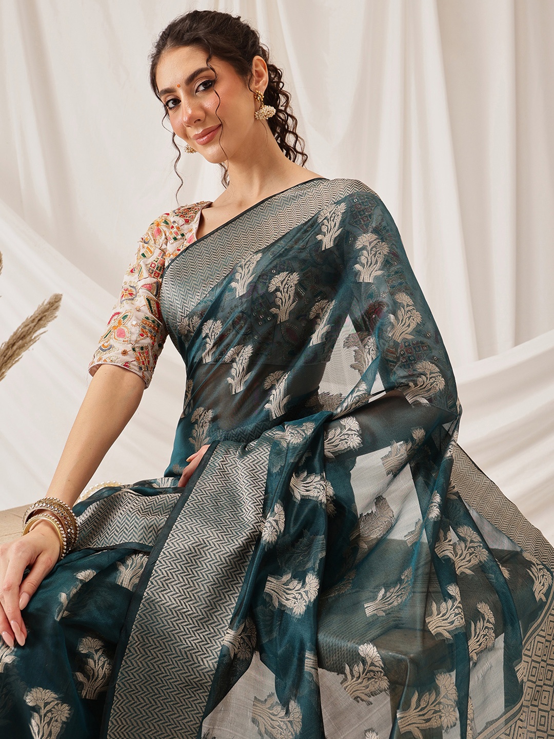 

DIVASTRI Floral Soft Silk Organza Banarasi Saree, Teal