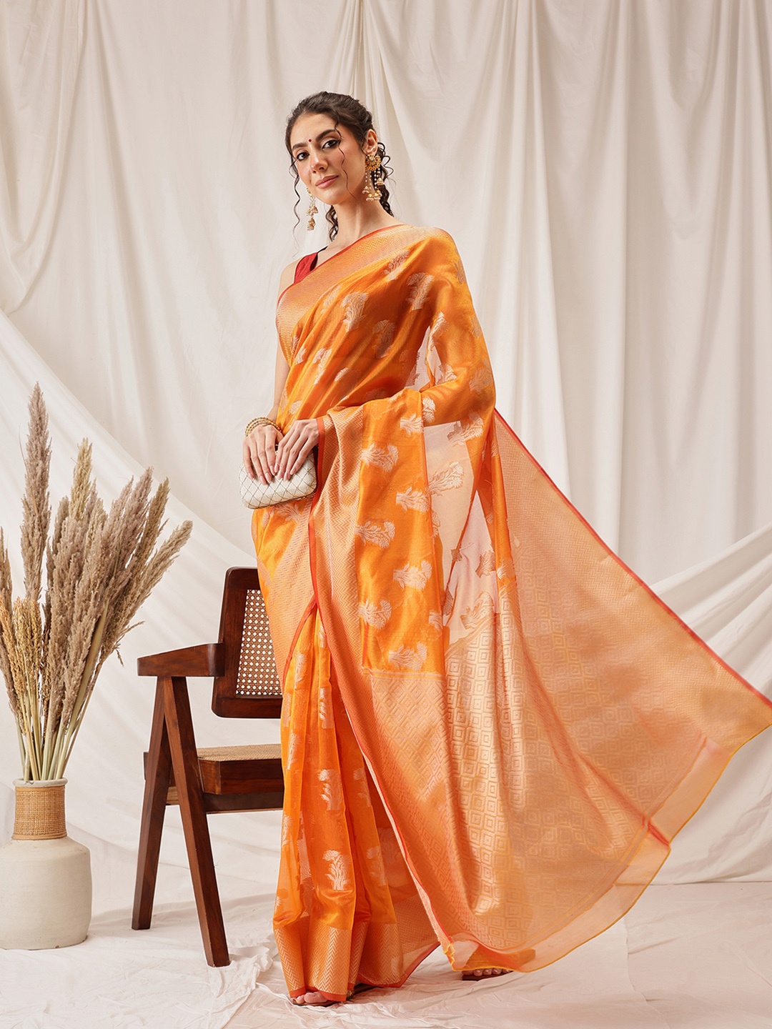 

DIVASTRI Floral Banarasi Organza Soft Silk Yellow Saree