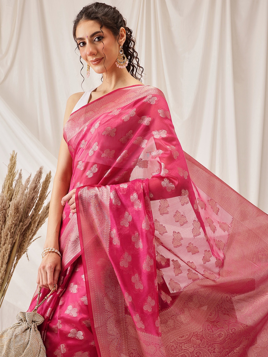

DIVASTRI Butterfly Design Banarasi Organza Soft Silk Saree, Pink